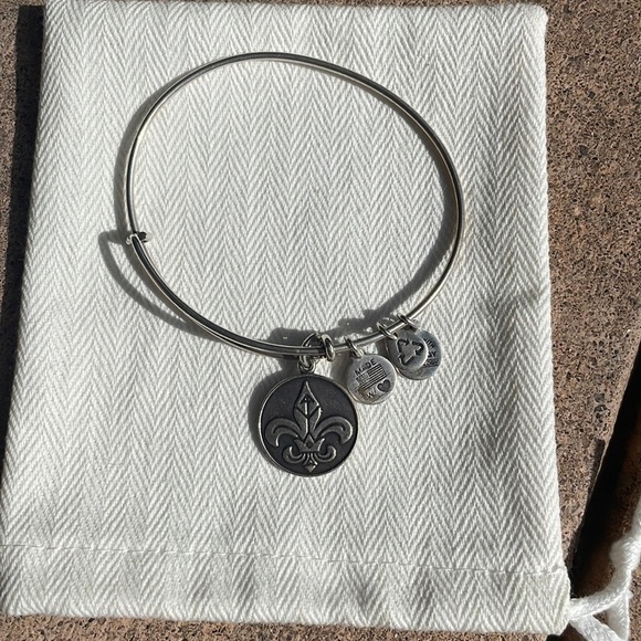 Flur de Lis Alex and Ani Bracelet - Picture 1 of 2